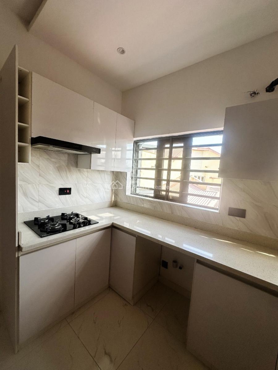 Fully Serviced 2 Bedroom 2 Bedroom Apartment with Open Roof Terrace, Lekki Phase 1, Lekki, Lagos, Flat / Apartment for Rent
