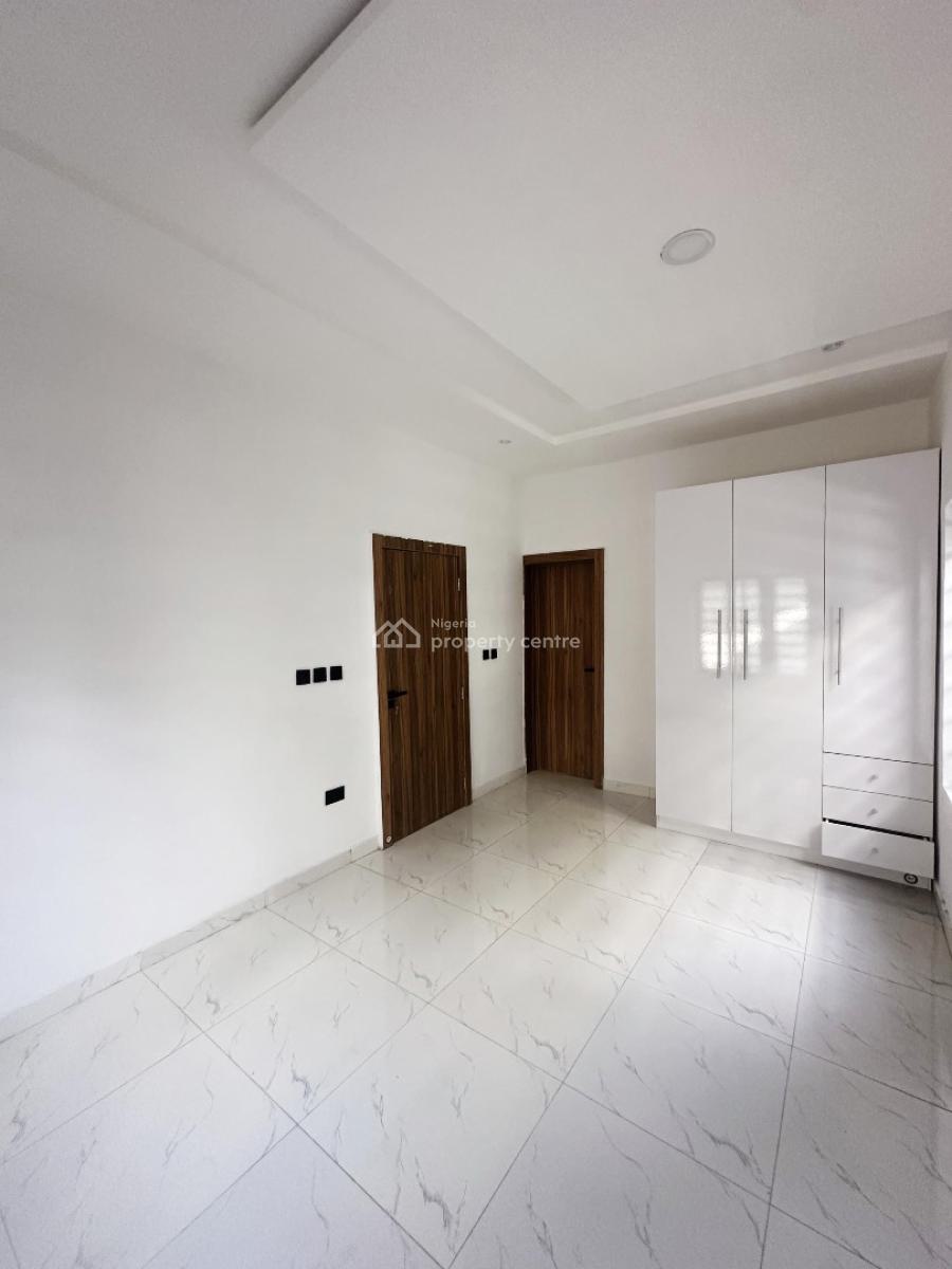 Fully Serviced 2 Bedroom 2 Bedroom Apartment with Open Roof Terrace, Lekki Phase 1, Lekki, Lagos, Flat / Apartment for Rent