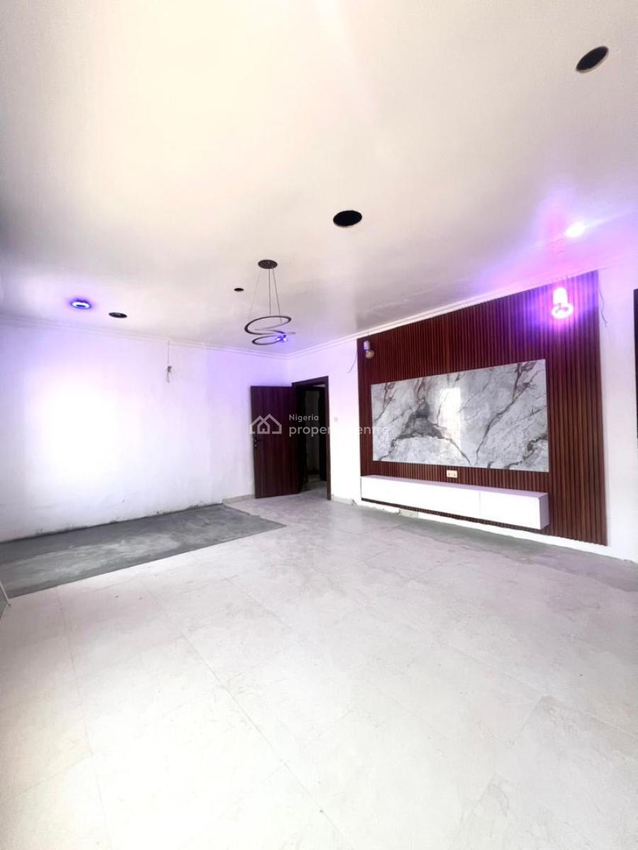 Serviced 2 Bedroom Apartment in a Secure Estate, Lekki Phase 1, Lekki, Lagos, Flat / Apartment for Rent