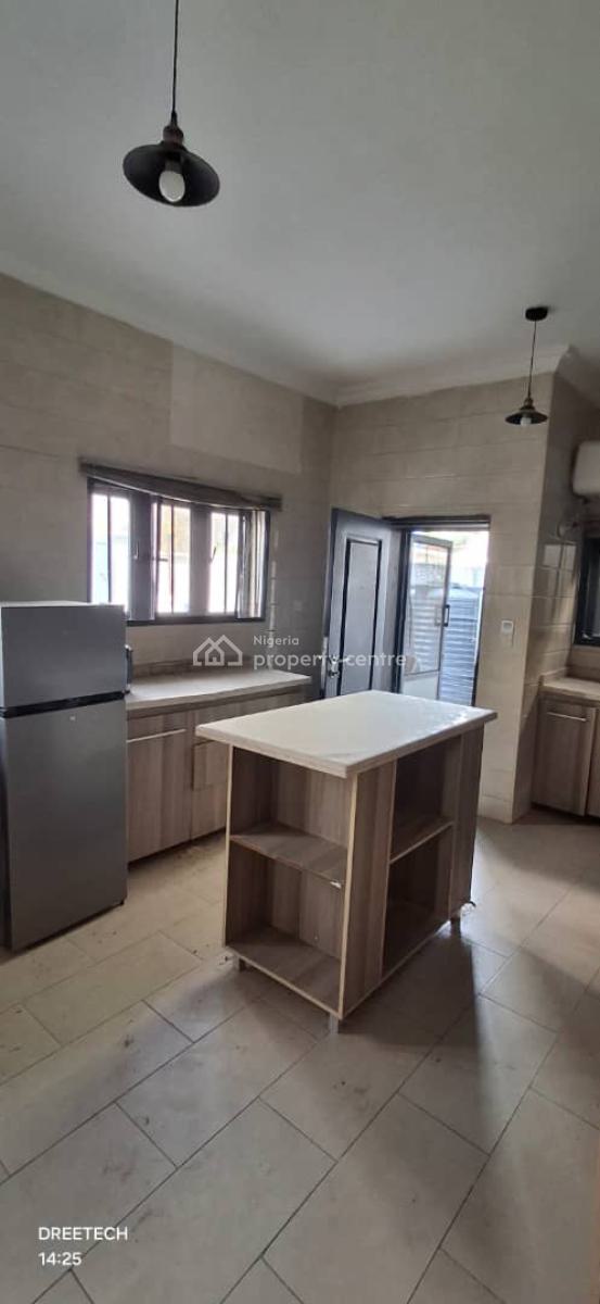 Four Bedroom Semi Detached with Bq, Lekki Phase 1, Lekki, Lagos, Semi-detached Duplex for Rent