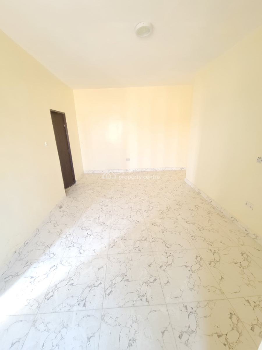Spacious and Clean 3 Bedroom Apartment, Glorious Estate, Ajah, Lagos, Flat / Apartment for Sale