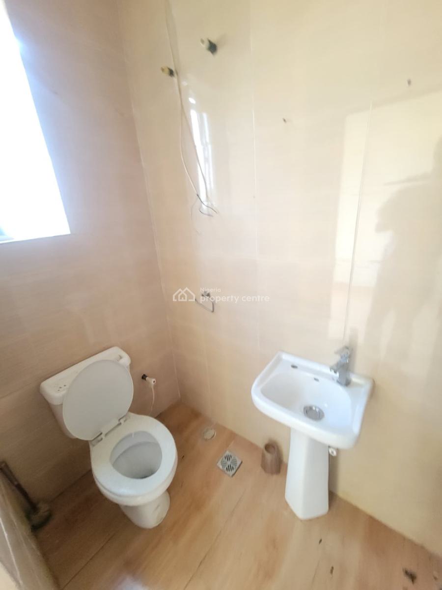 Spacious and Clean 3 Bedroom Apartment, Glorious Estate, Ajah, Lagos, Flat / Apartment for Sale