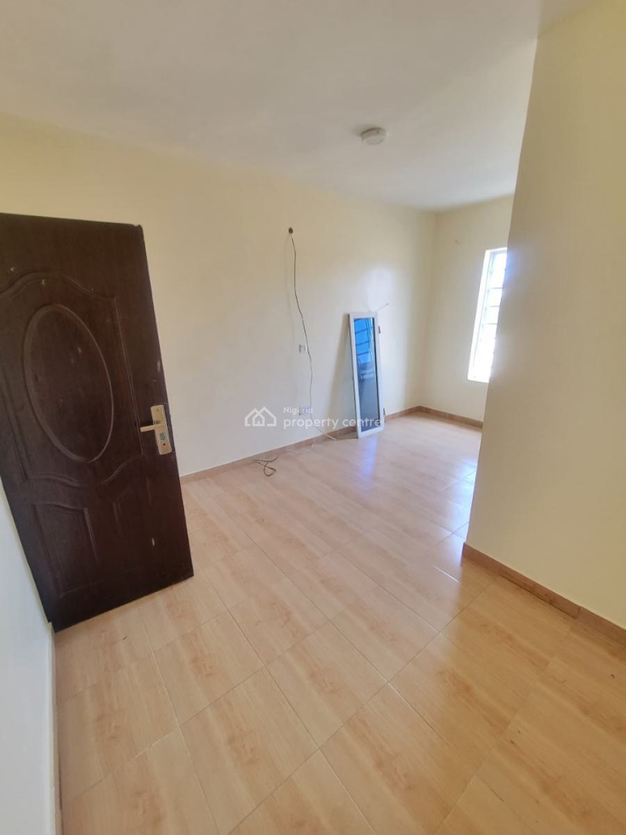 Spacious and Clean 3 Bedroom Apartment, Glorious Estate, Ajah, Lagos, Flat / Apartment for Sale