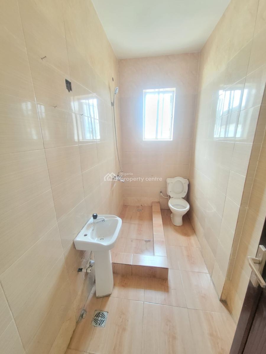 Spacious and Clean 3 Bedroom Apartment, Glorious Estate, Ajah, Lagos, Flat / Apartment for Sale