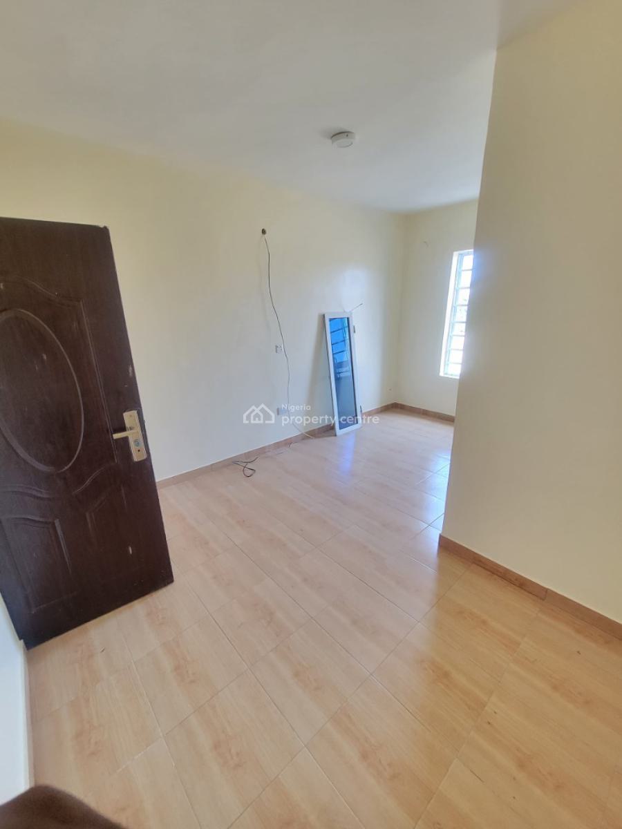 Spacious and Clean 3 Bedroom Apartment, Glorious Estate, Ajah, Lagos, Flat / Apartment for Sale