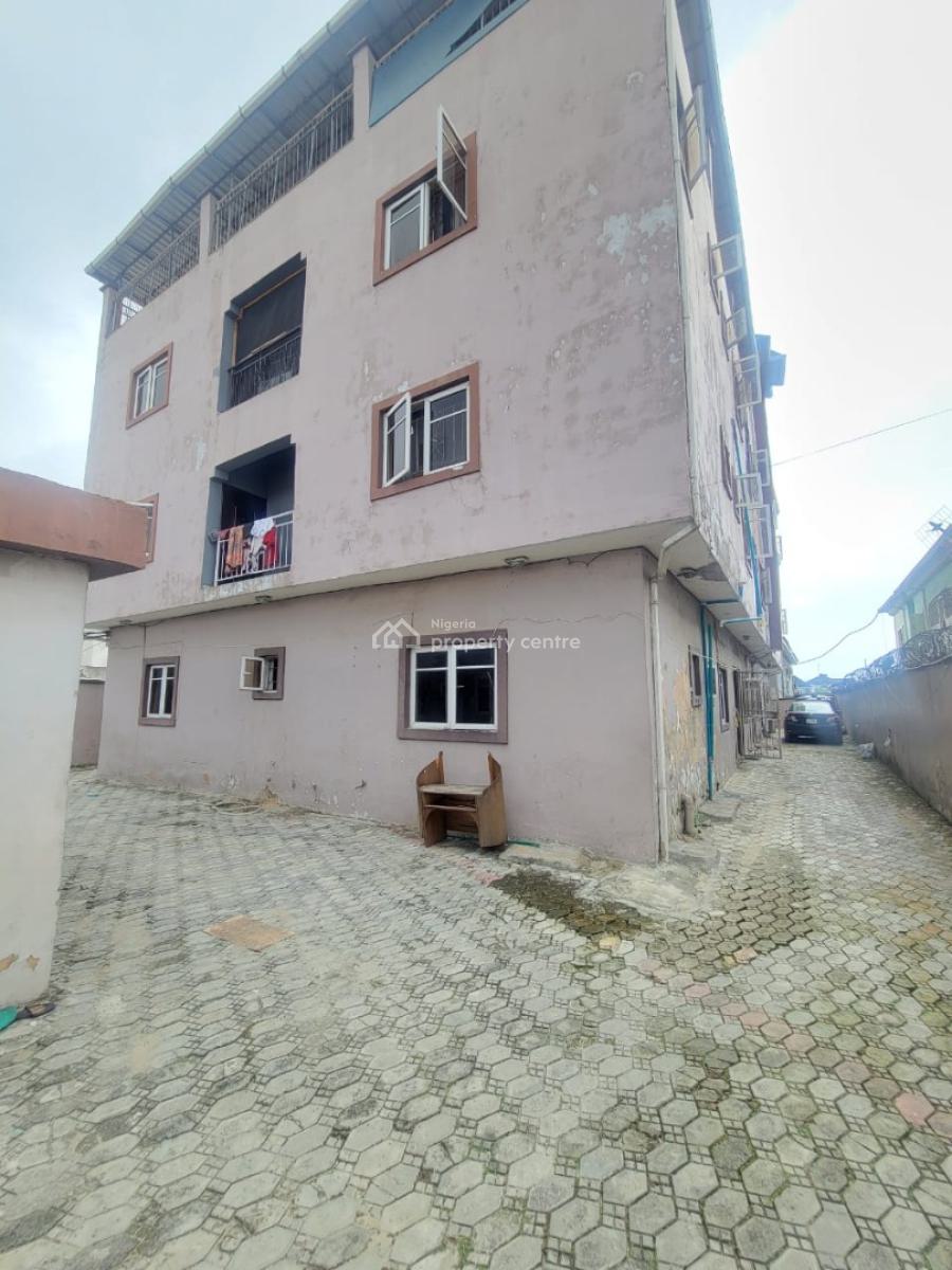 Spacious and Clean 3 Bedroom Apartment, Glorious Estate, Ajah, Lagos, Flat / Apartment for Sale