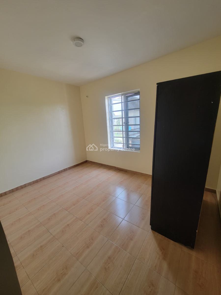 Spacious and Clean 3 Bedroom Apartment, Glorious Estate, Ajah, Lagos, Flat / Apartment for Sale