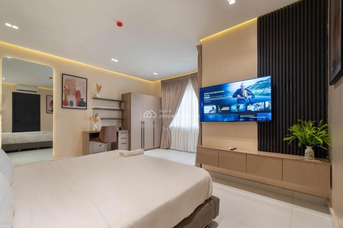 Modern 2 Bedrooms Haven with Pool, Gym & Smart Tv in Every Room, Off Admiralty Way, Lekki Phase 1, Lekki, Lagos, Flat / Apartment Short Let