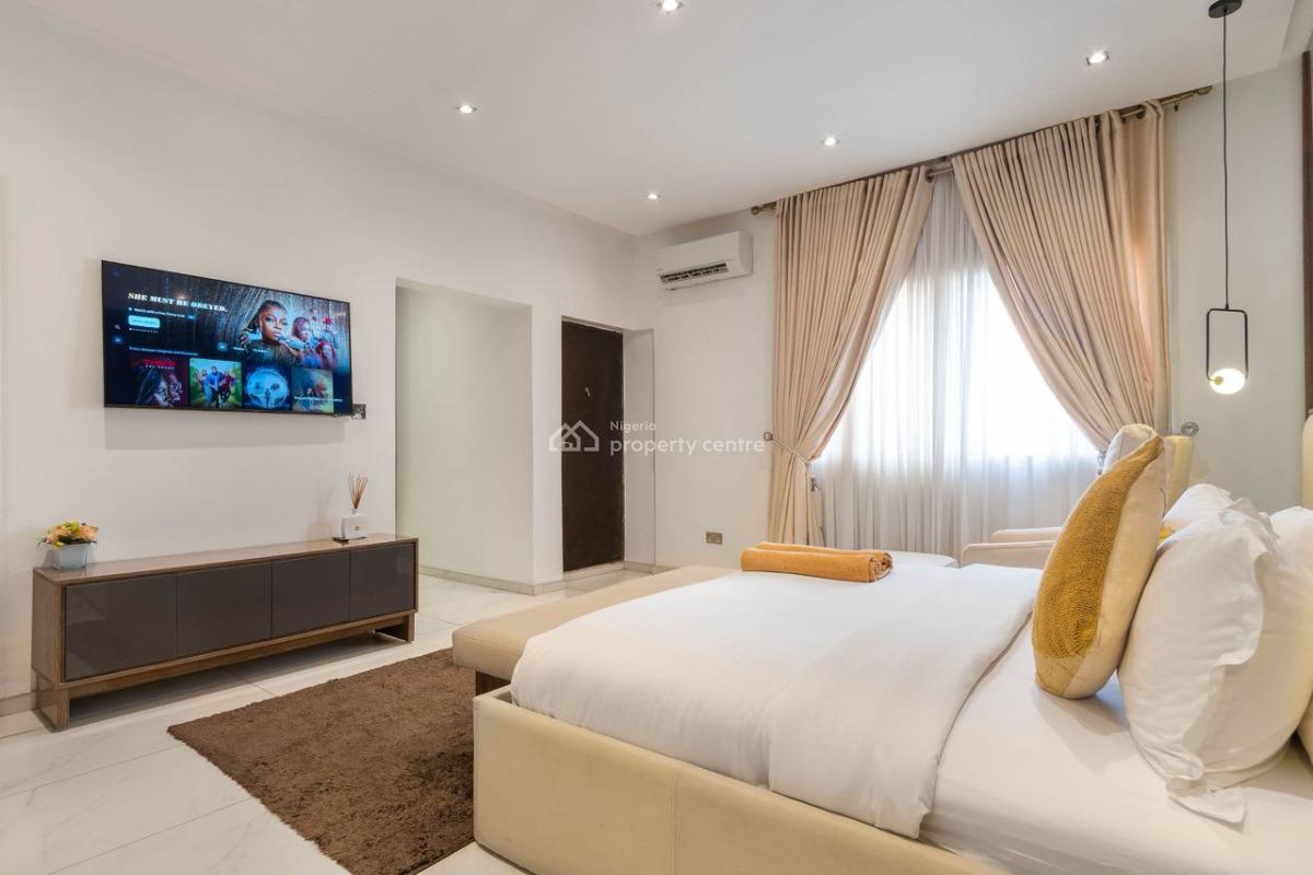 Luxurious 4 Bedrooms Duplex with Pool, Gym & Private Chef, Bayview Estate, Ikate Elegushi, Lekki, Lagos, Terraced Duplex Short Let