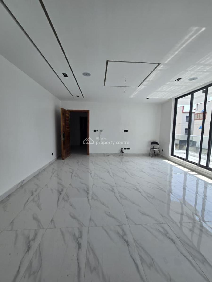 Luxury 2 Bedroom Apartment with 2 Elevators, Gym  and Swimming Pool, Lekki Phase 1, Lekki, Lagos, Flat / Apartment for Sale