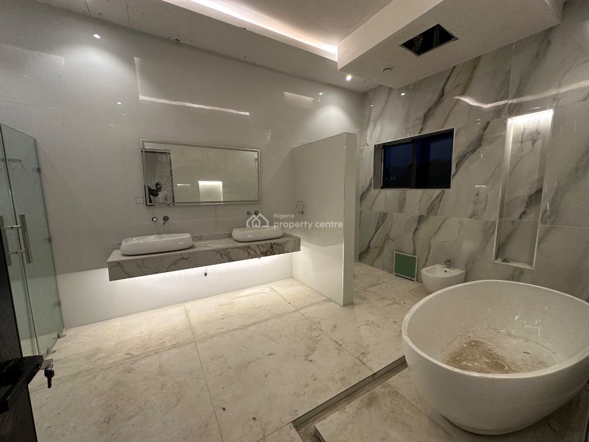 8 Bedroom Detached Duplex, Maitama District, Abuja, House for Sale