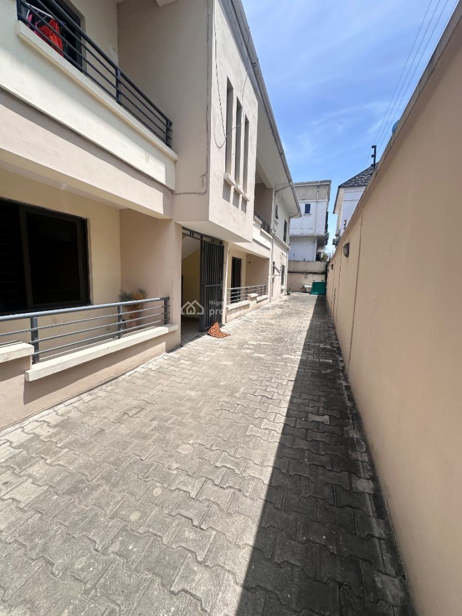 Spacious 3 Bedroom Flat, Osapa London, Osapa, Lekki, Lagos, Flat / Apartment for Rent
