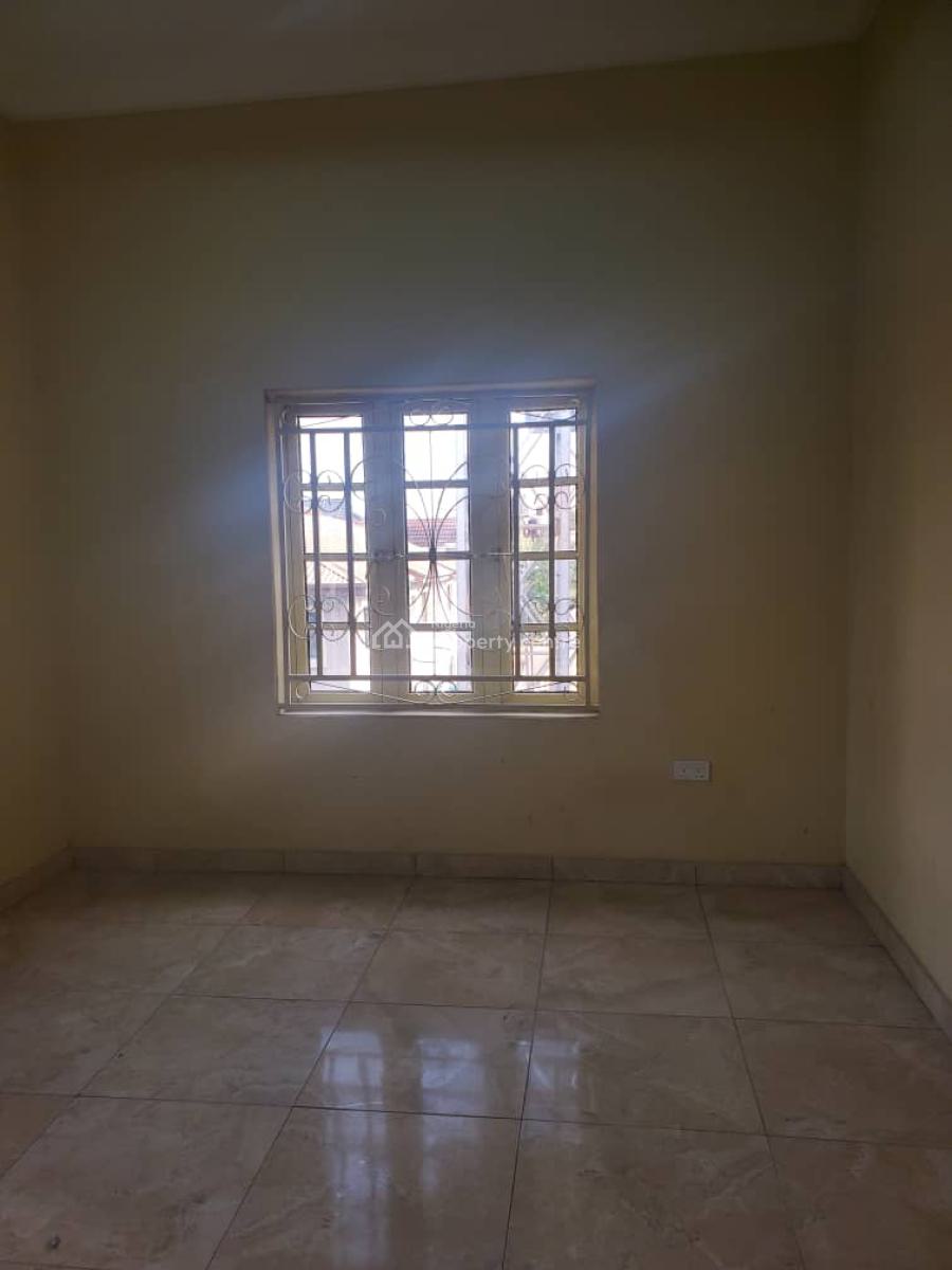 New and Serviced 2 Bedroom En-suite Flat. It Comes with Fitted Kitchen, Lekki Phase 1, Lekki, Lagos, Flat / Apartment for Rent