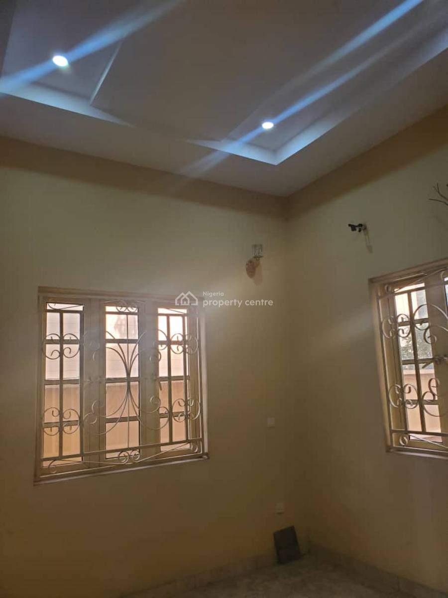 New and Serviced 3 Bedroom En-suite Flat. It Comes with Fitted Kitchen, Lekki Phase 1, Lekki, Lagos, Flat / Apartment for Rent