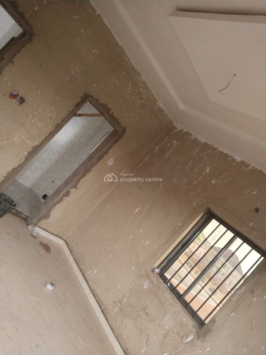 *luxury Massive*, Mini Estate, Palmgrove, Shomolu, Lagos, Flat / Apartment for Rent