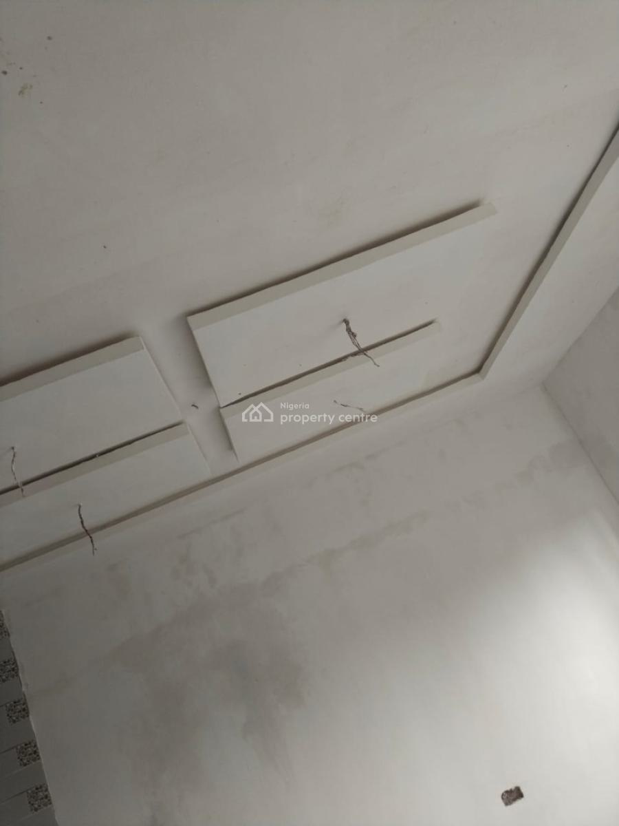 *luxury Massive*, Mini Estate, Palmgrove, Shomolu, Lagos, Flat / Apartment for Rent