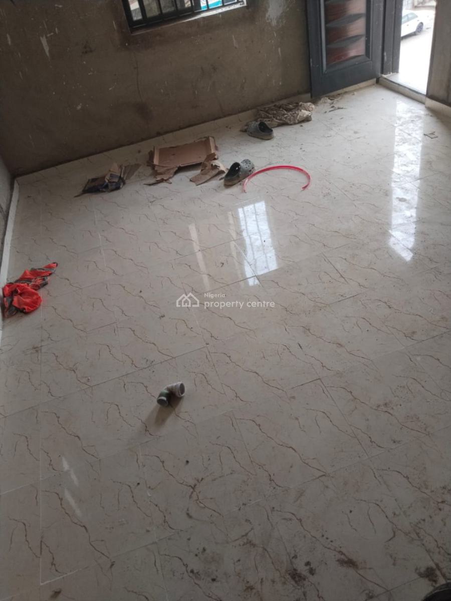 *luxury Massive*, Mini Estate, Palmgrove, Shomolu, Lagos, Flat / Apartment for Rent