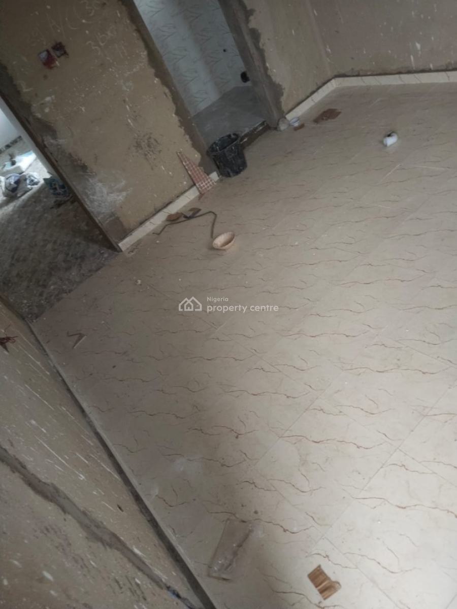 *luxury Massive*, Mini Estate, Palmgrove, Shomolu, Lagos, Flat / Apartment for Rent