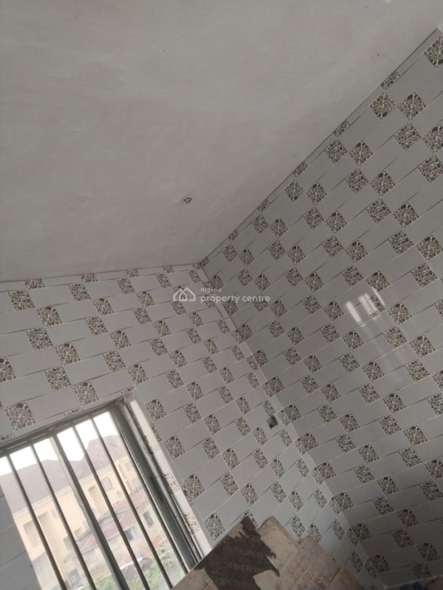 *luxury Massive*, Mini Estate, Palmgrove, Shomolu, Lagos, Flat / Apartment for Rent