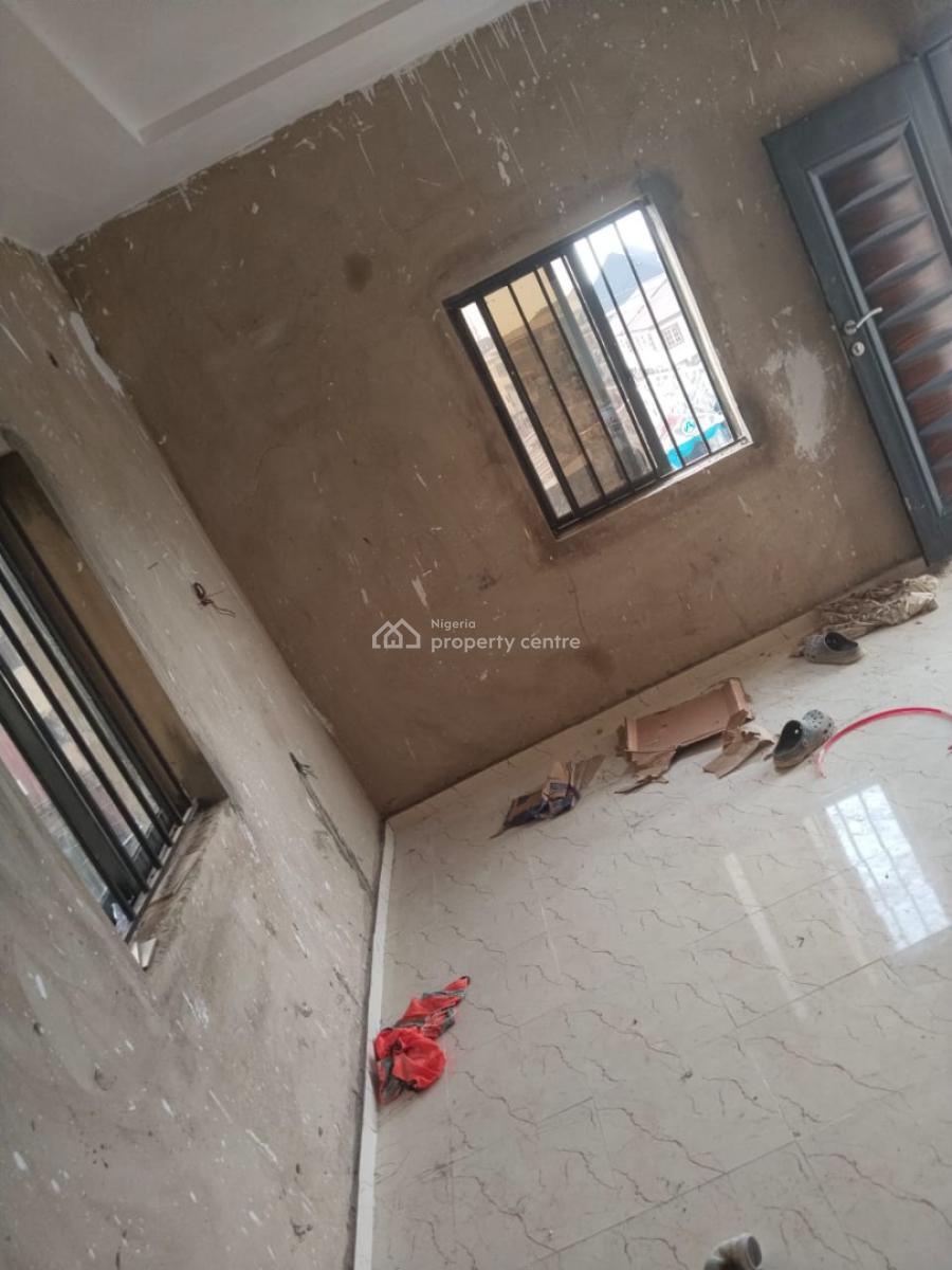 *luxury Massive*, Mini Estate, Palmgrove, Shomolu, Lagos, Flat / Apartment for Rent