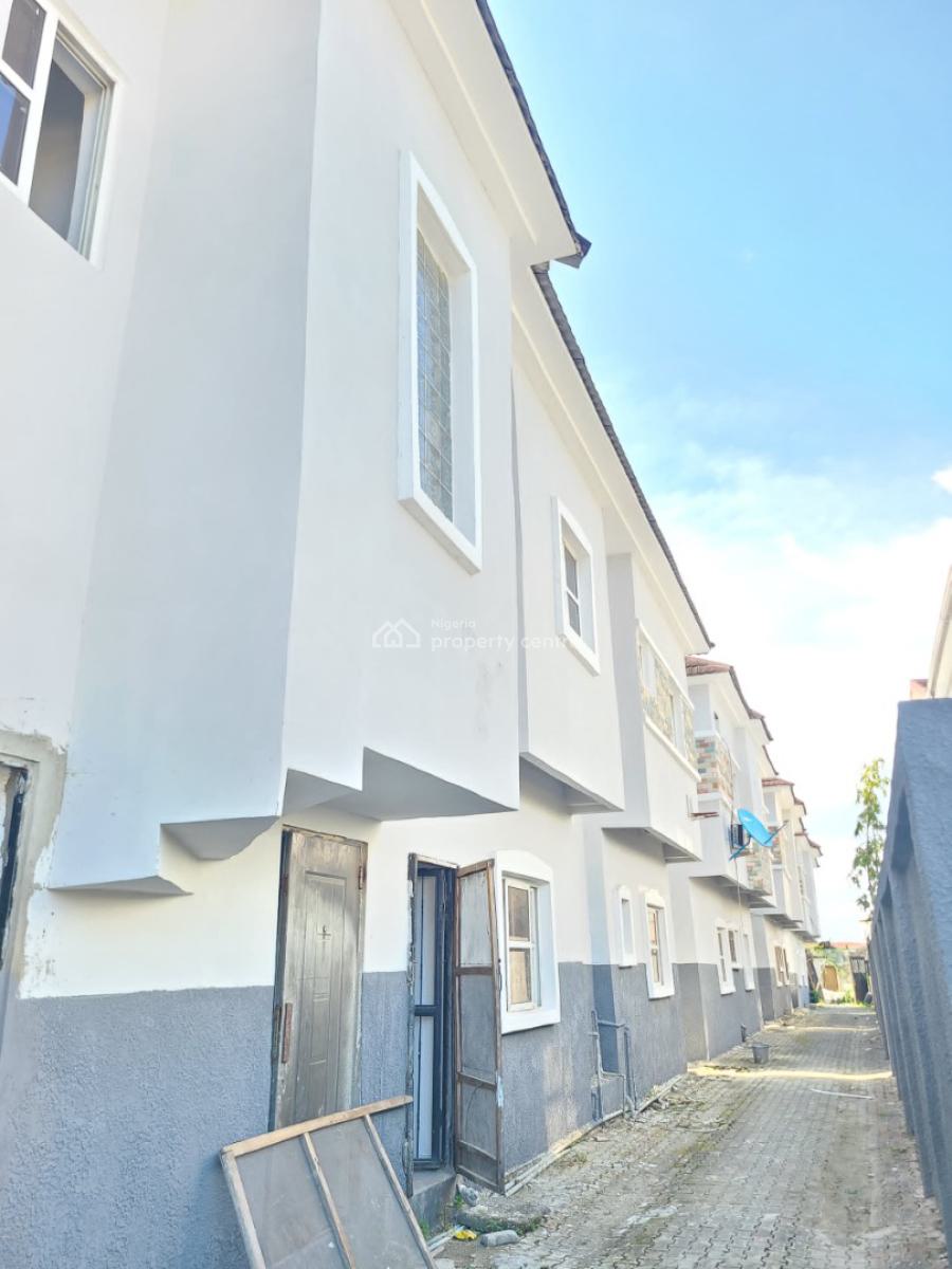 Spacious and Standard 3bedroom Flat, Royal View Estate, Lekki, Lagos, Flat / Apartment for Rent