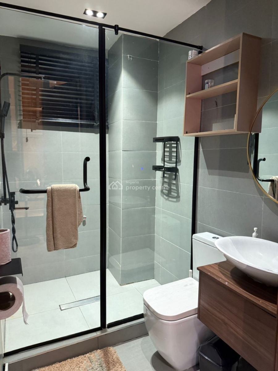 Exquisite 2 Bedrooms + Pool + Gym + Ps5, Lekki Phase 1, Lekki, Lagos, Flat / Apartment Short Let