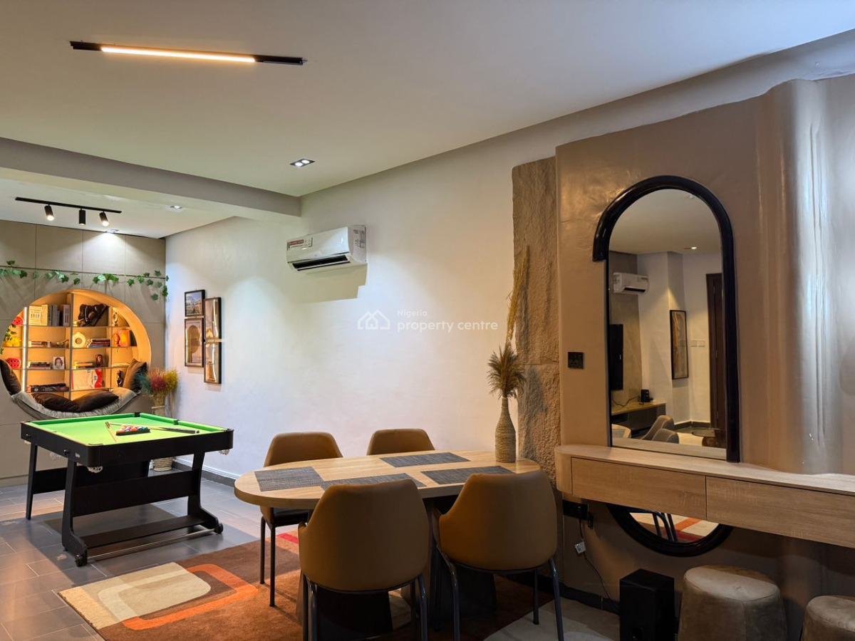 Exquisite 2 Bedrooms + Pool + Gym + Ps5, Lekki Phase 1, Lekki, Lagos, Flat / Apartment Short Let