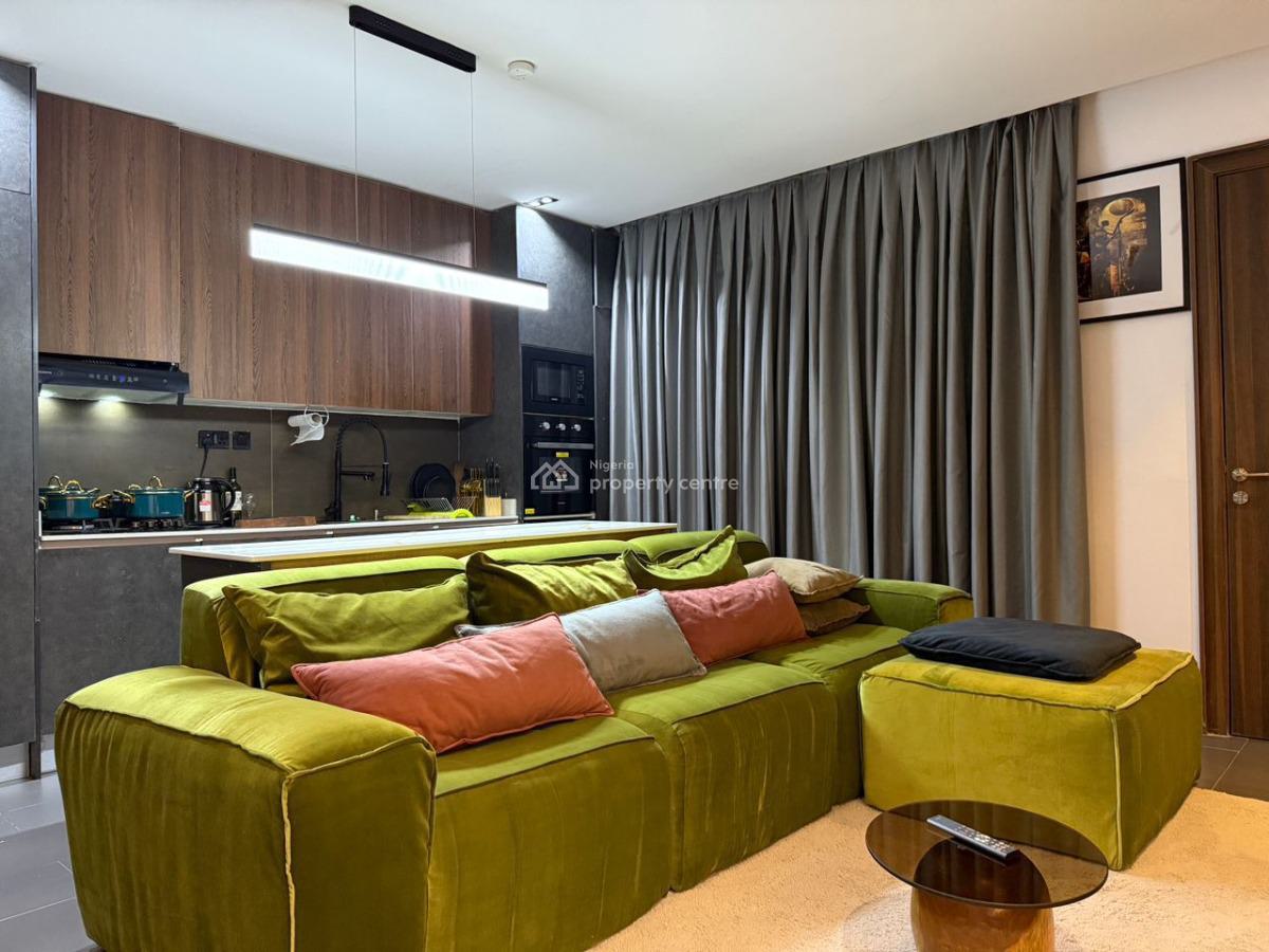 Exquisite 2 Bedrooms + Pool + Gym + Ps5, Lekki Phase 1, Lekki, Lagos, Flat / Apartment Short Let