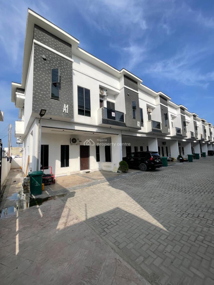 Distress 4 Bedrooms Terrace Duplex, Orchid Road Lekki, Lekki Phase 2, Lekki, Lagos, Terraced Duplex for Sale