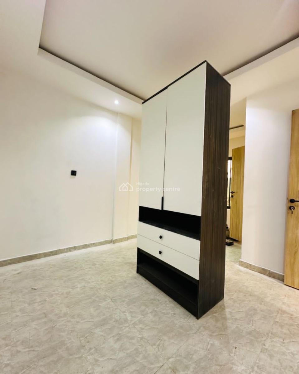 Luxurious 2 Bedroom Apartment, Magodo Phase 2, Magodo, Lagos, Flat / Apartment for Sale