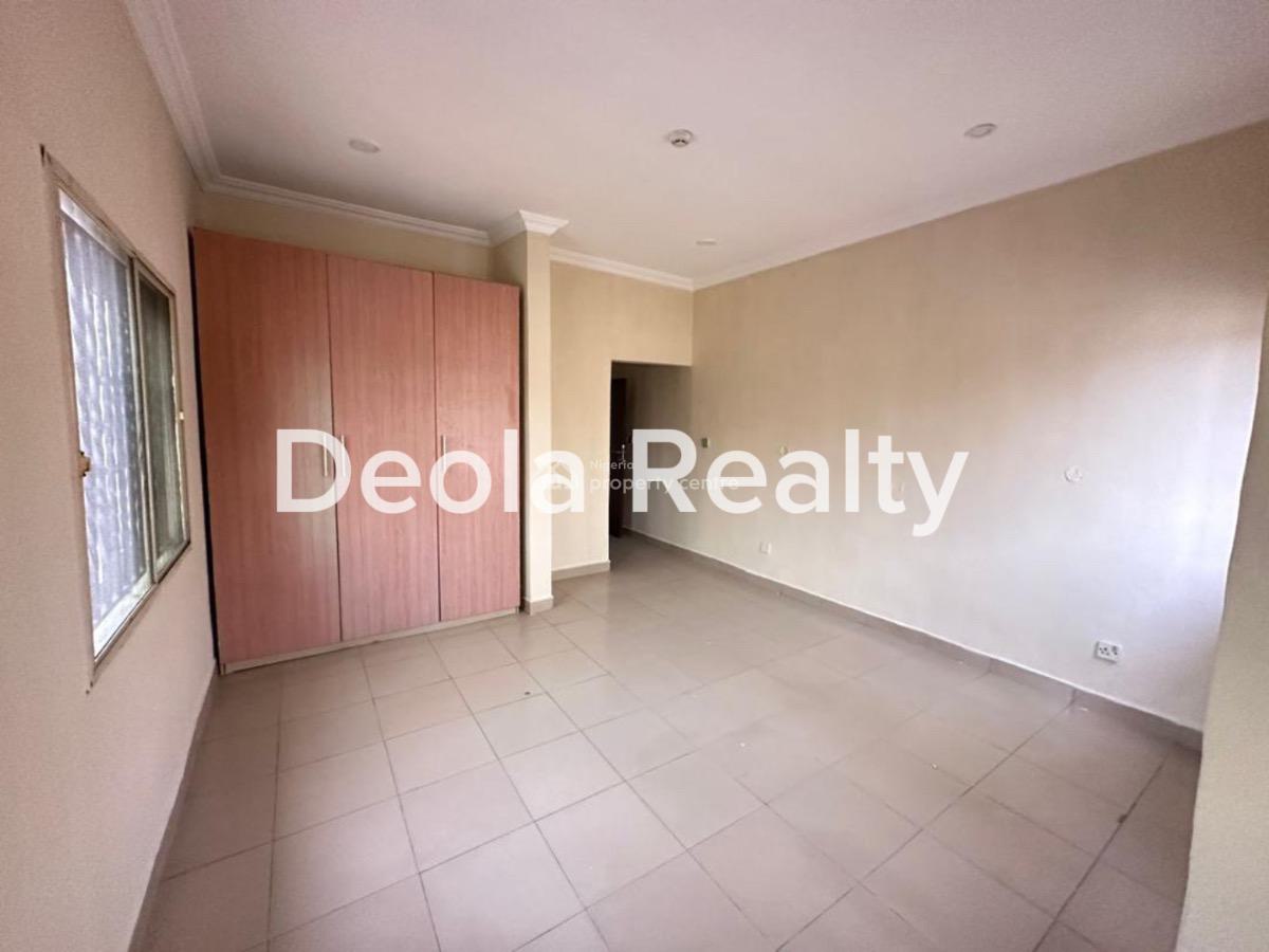 a Very Decent 5 Bedroom Self Service Terrace Duplex, Lekki Phase 1, Lekki, Lagos, Terraced Duplex for Rent