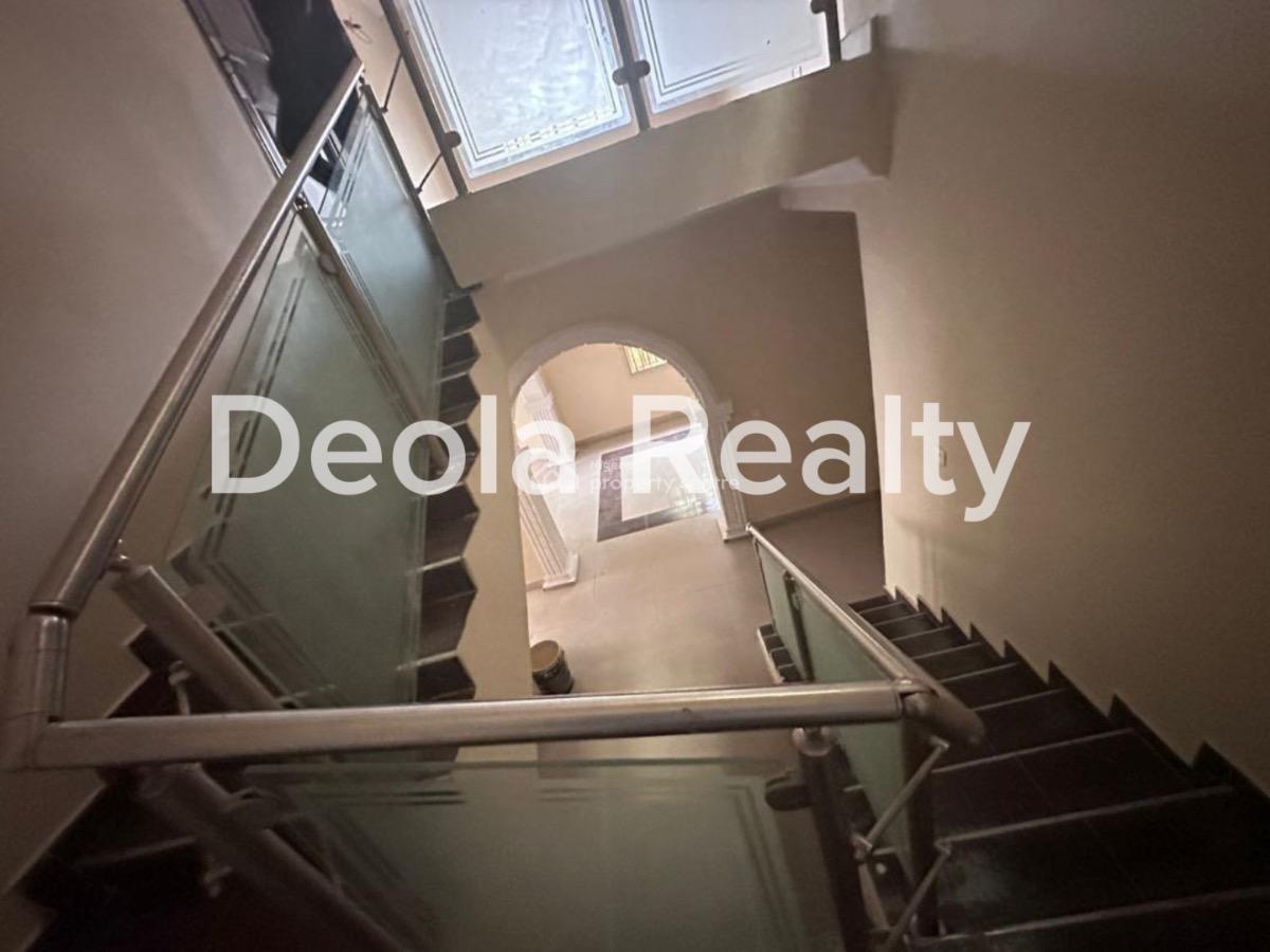 a Very Decent 5 Bedroom Self Service Terrace Duplex, Lekki Phase 1, Lekki, Lagos, Terraced Duplex for Rent