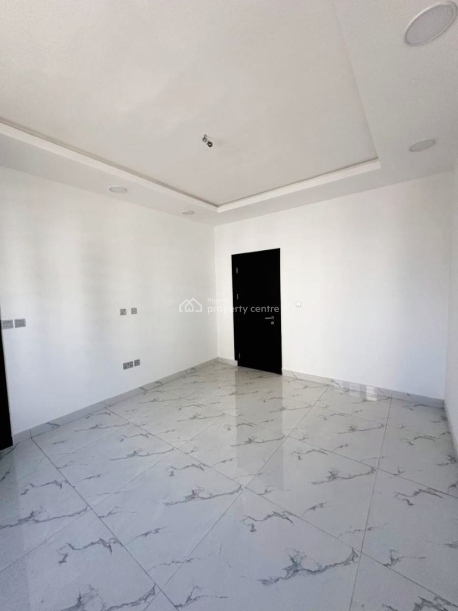 a Lovely 2 Bedroom Apartment with Bq & Elevator., Lekki Phase 1, Lekki, Lagos, Flat / Apartment for Sale