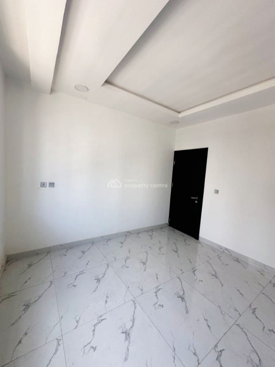 a Lovely 2 Bedroom Apartment with Bq & Elevator., Lekki Phase 1, Lekki, Lagos, Flat / Apartment for Sale