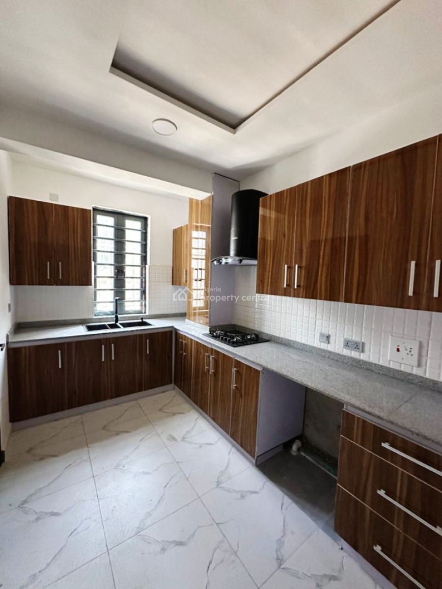 a Lovely 2 Bedroom Apartment with Bq & Elevator., Lekki Phase 1, Lekki, Lagos, Flat / Apartment for Sale