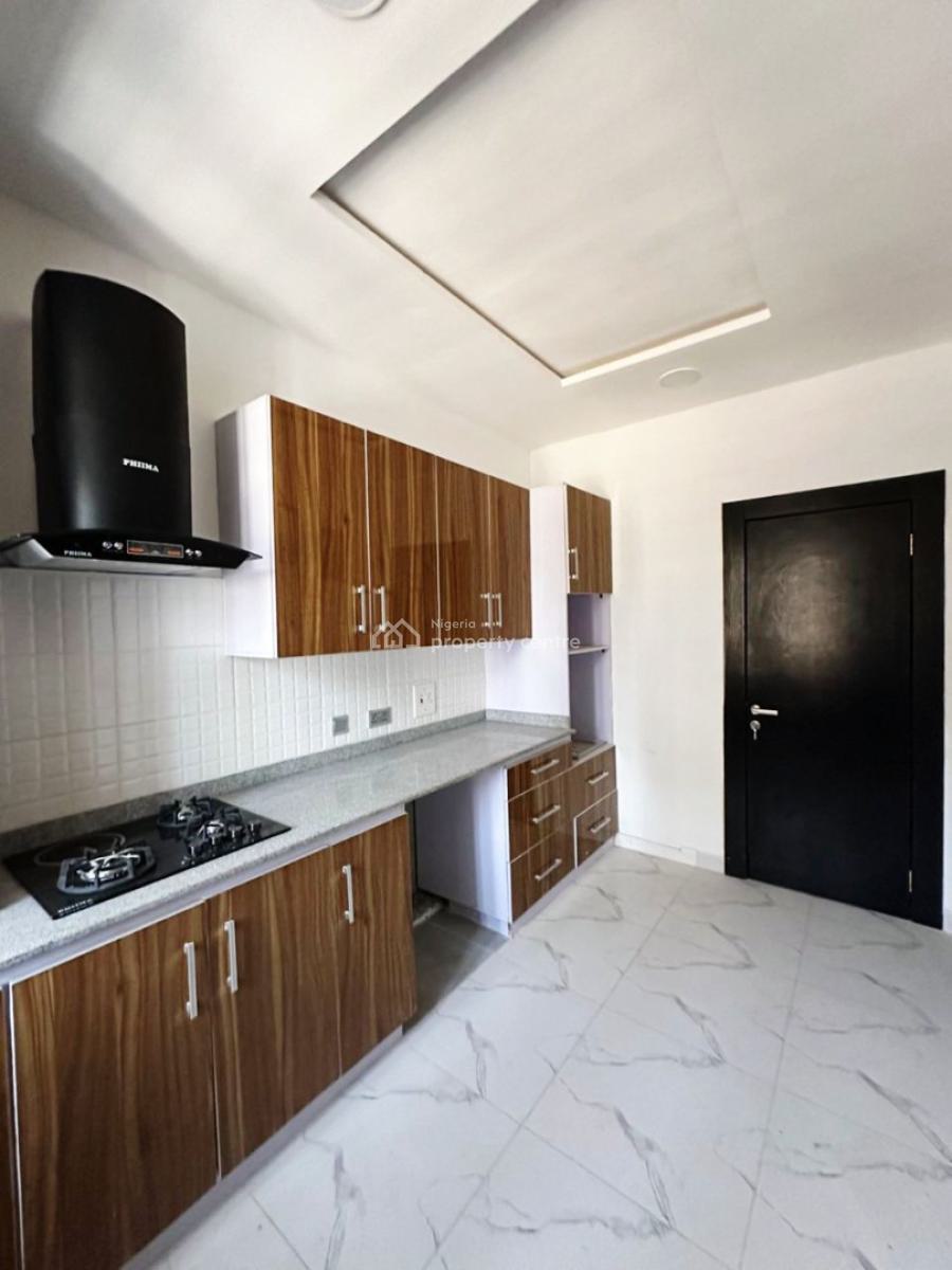 a Lovely 2 Bedroom Apartment with Bq & Elevator., Lekki Phase 1, Lekki, Lagos, Flat / Apartment for Sale