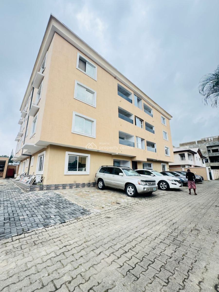 Beautiful Spacious 3 Bedroom Apartment with Bq, Off Admiralty Way,, Lekki Phase 1, Lekki, Lagos, Flat / Apartment for Sale