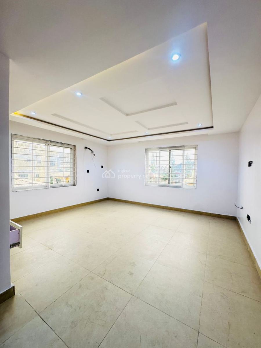 Beautiful Spacious 3 Bedroom Apartment with Bq, Off Admiralty Way,, Lekki Phase 1, Lekki, Lagos, Flat / Apartment for Sale
