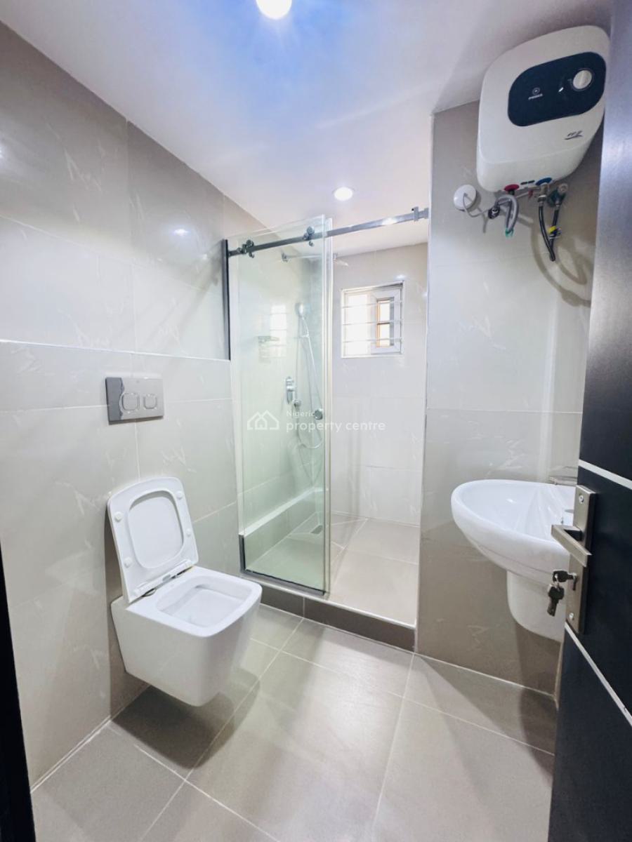 Beautiful Spacious 3 Bedroom Apartment with Bq, Off Admiralty Way,, Lekki Phase 1, Lekki, Lagos, Flat / Apartment for Sale