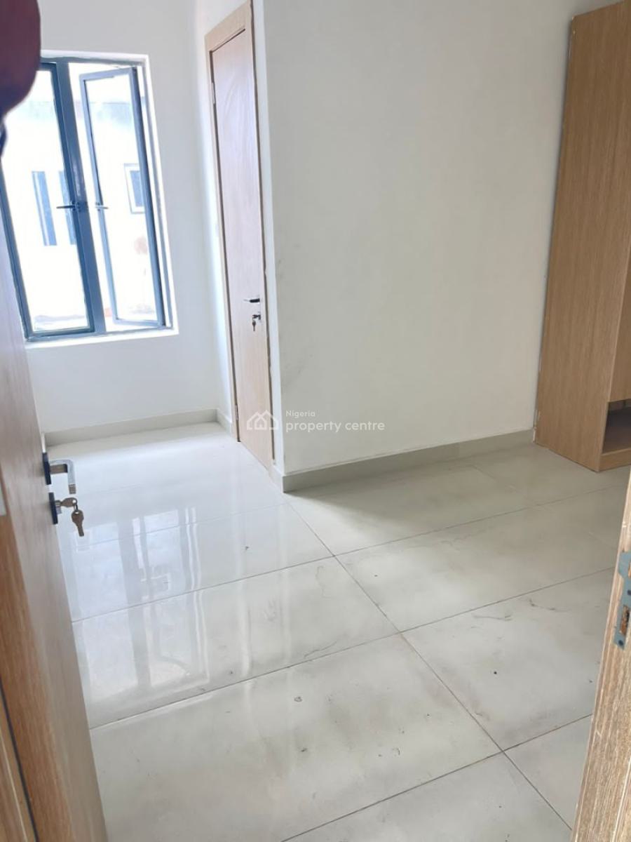 Brand New Semi Masters Bedroom Upstairs, New Road, Lekki, Lagos, Self Contain (single Rooms) for Rent