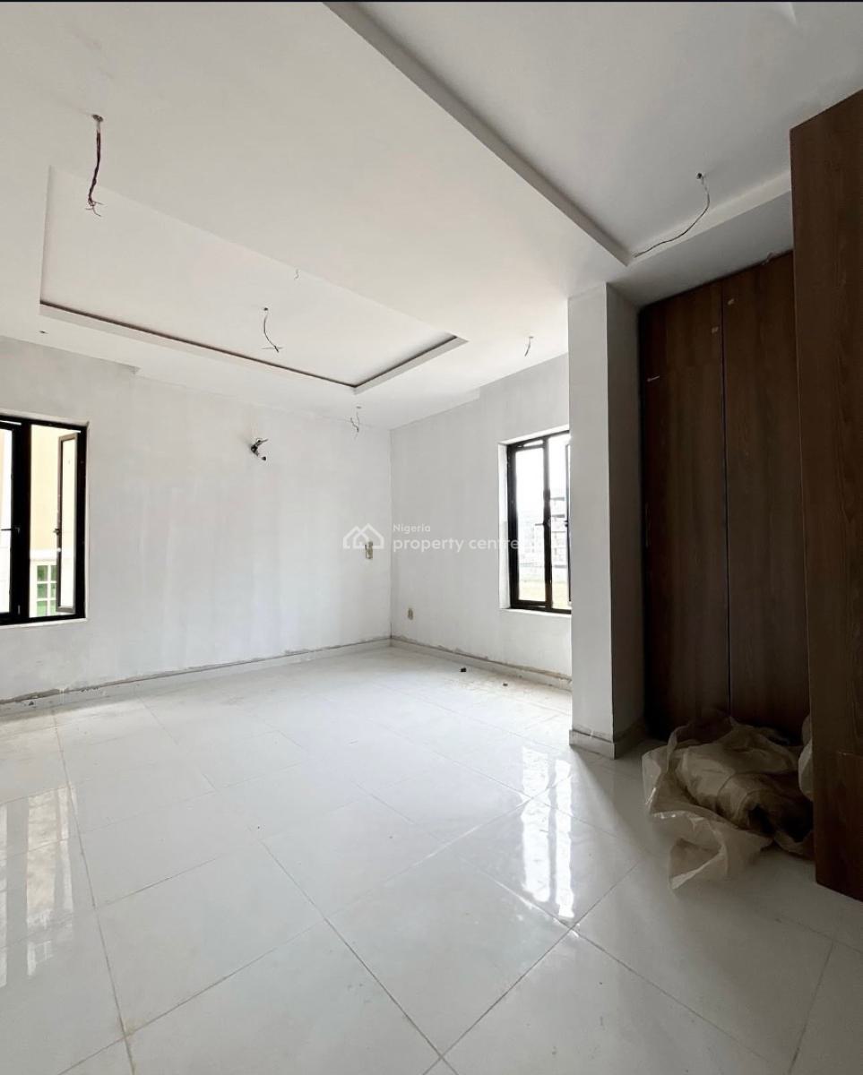 Lovely 3 Bedroom Apartment with Swimming Pool, Lekki Phase 1, Lekki Phase 1, Lekki, Lagos, Block of Flats for Sale