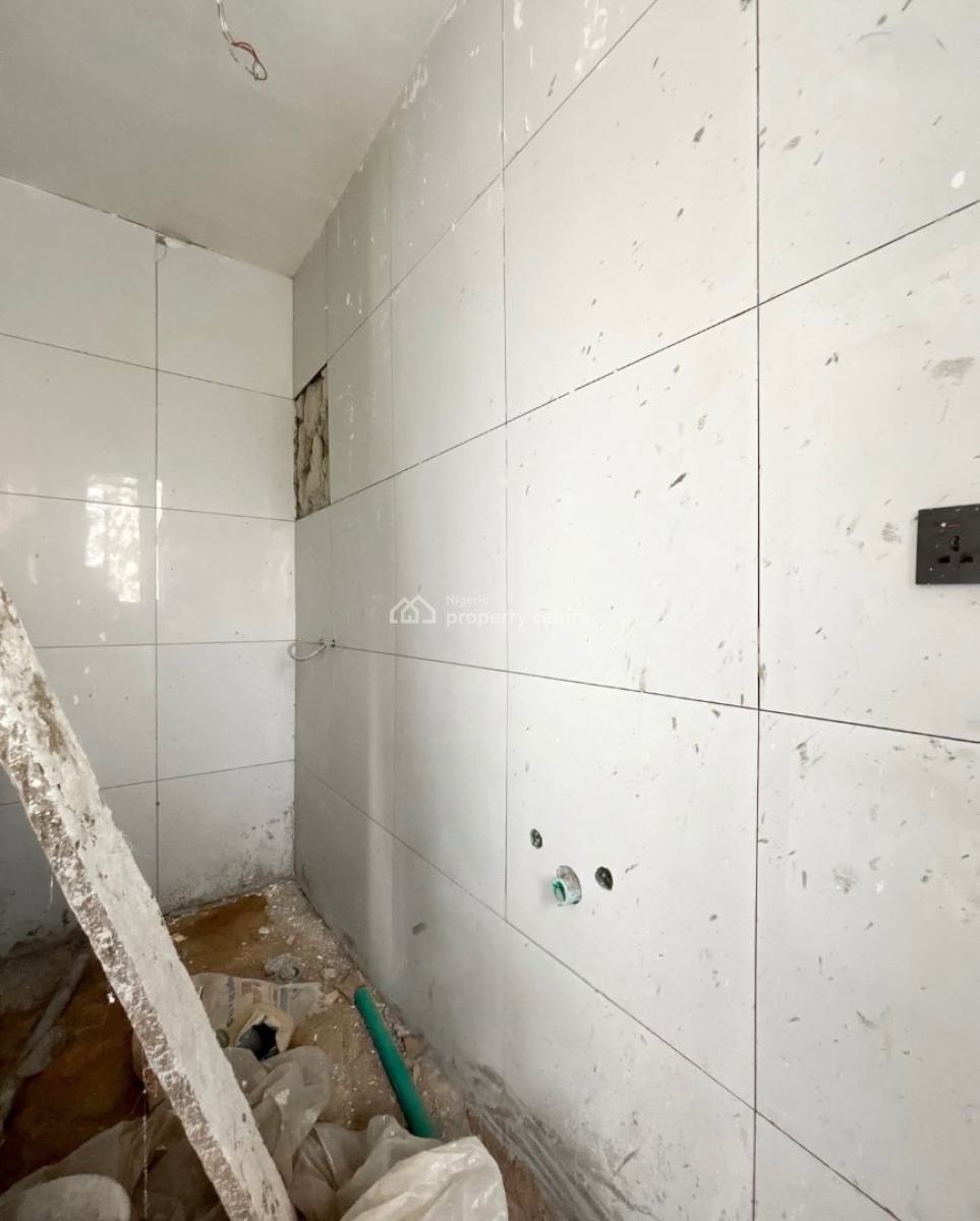 Lovely 3 Bedroom Apartment with Swimming Pool, Lekki Phase 1, Lekki Phase 1, Lekki, Lagos, Block of Flats for Sale