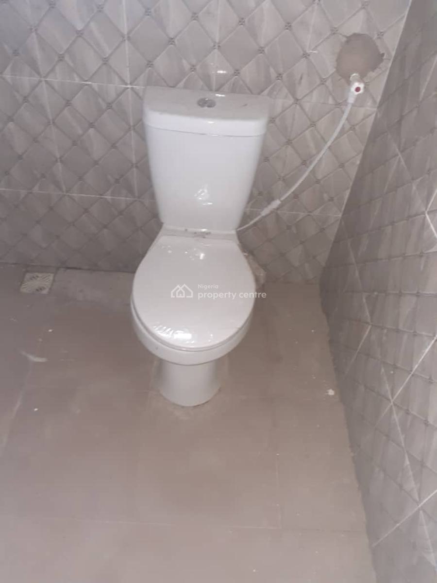 3bedroom Flat with Modern Facilities, First Powerline, Eleyele-ologuneru Road Ibadan, Ibadan, Oyo, Flat / Apartment for Rent