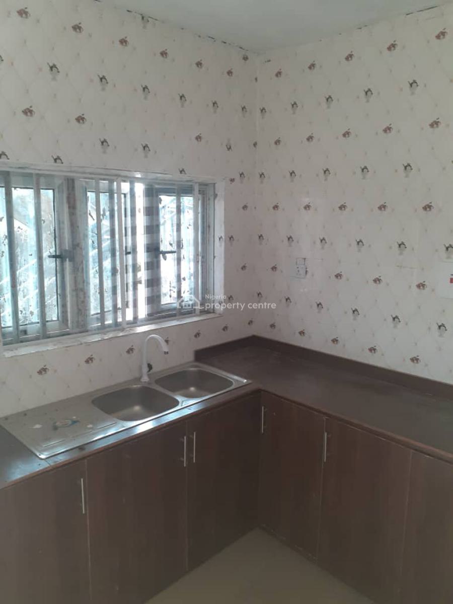 3bedroom Flat with Modern Facilities, First Powerline, Eleyele-ologuneru Road Ibadan, Ibadan, Oyo, Flat / Apartment for Rent