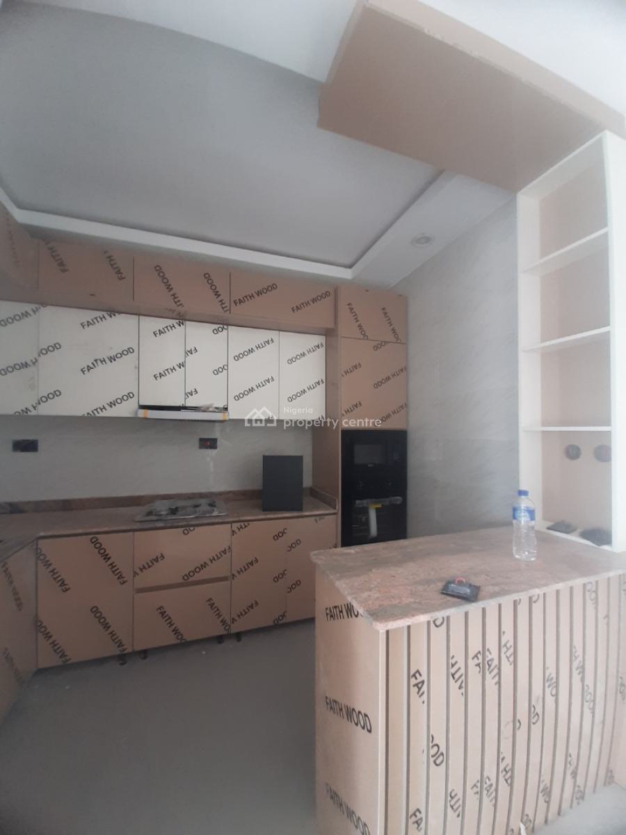 Newly Built and Serviced 2 Bedroom En-suite Flat with Fitted Open Kitc, Lekki Phase 1, Lekki, Lagos, Flat / Apartment for Rent