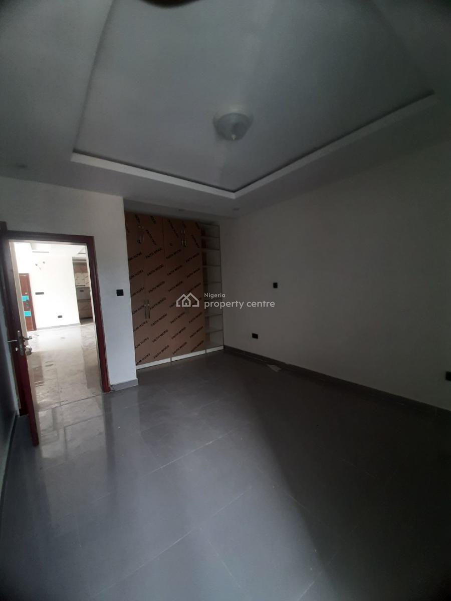Newly Built and Serviced 2 Bedroom En-suite Flat with Fitted Open Kitc, Lekki Phase 1, Lekki, Lagos, Flat / Apartment for Rent