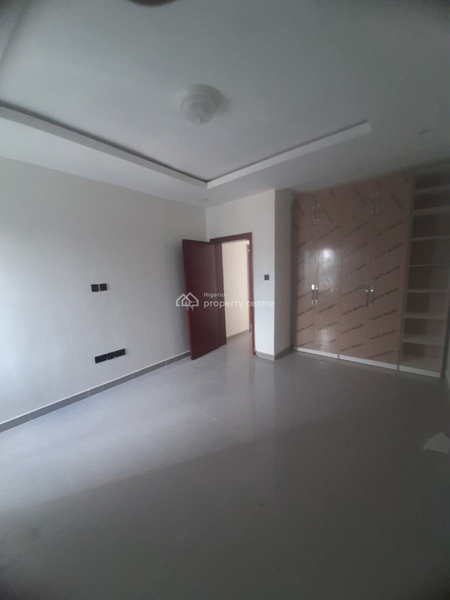 Newly Built and Serviced 2 Bedroom En-suite Flat with Fitted Open Kitc, Lekki Phase 1, Lekki, Lagos, Flat / Apartment for Rent
