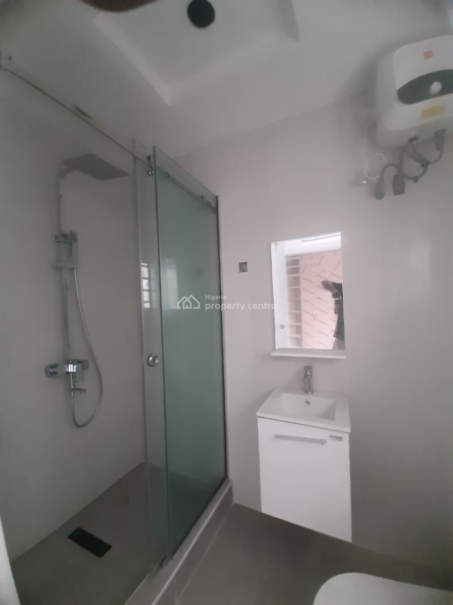 Newly Built and Serviced 2 Bedroom En-suite Flat with Fitted Open Kitc, Lekki Phase 1, Lekki, Lagos, Flat / Apartment for Rent
