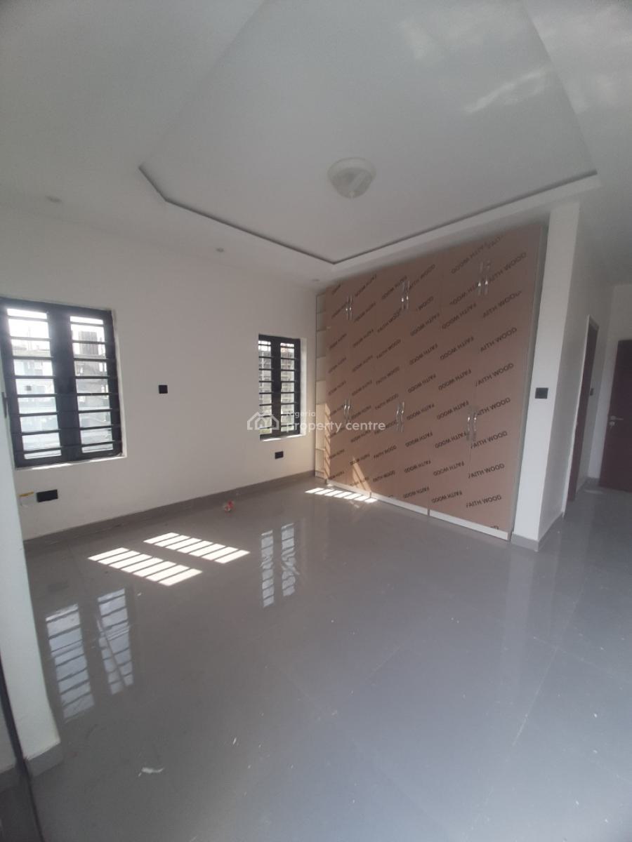 Newly Built and Serviced 2 Bedroom En-suite Flat with Fitted Open Kitc, Lekki Phase 1, Lekki, Lagos, Flat / Apartment for Rent