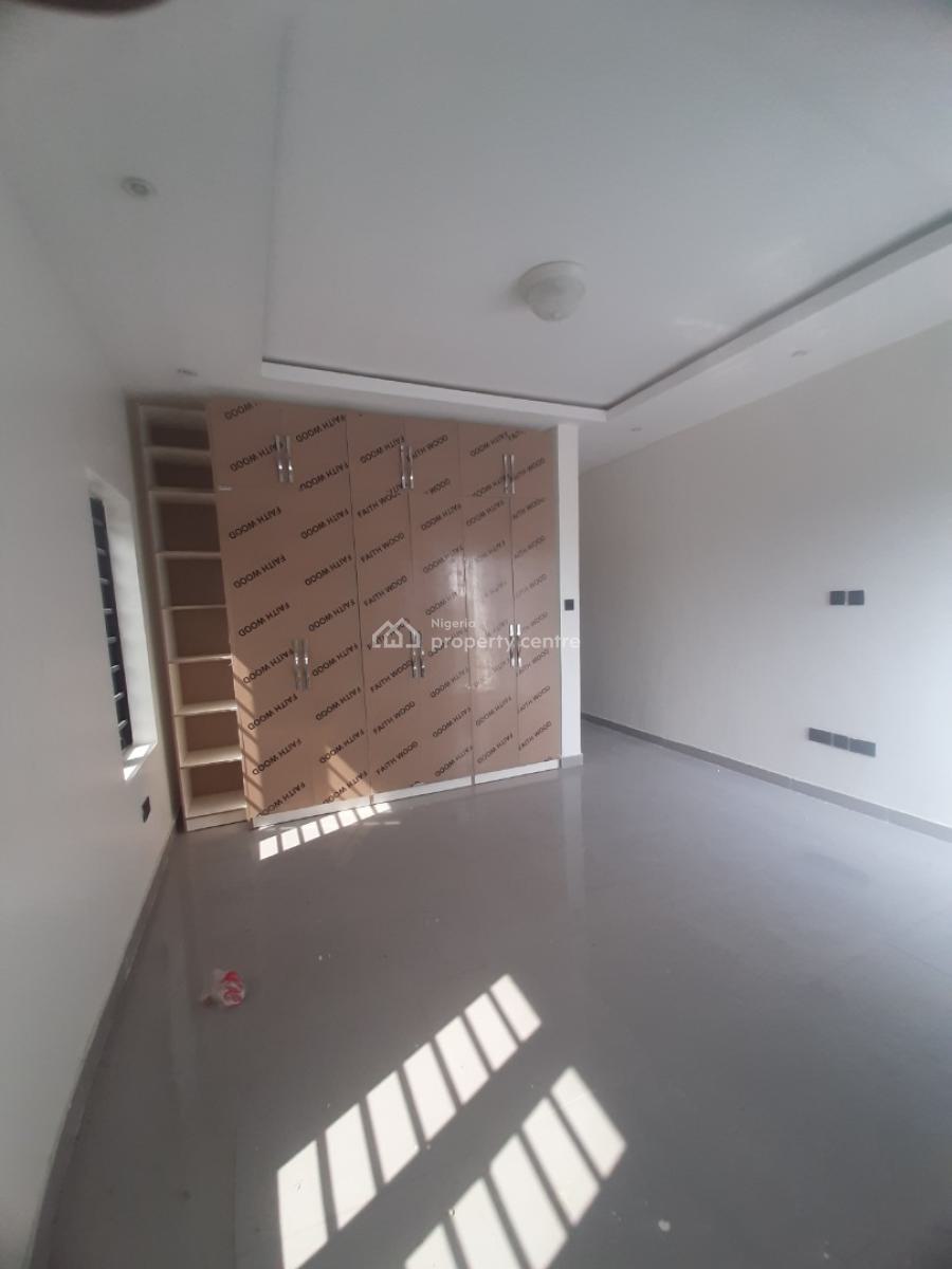Newly Built and Serviced 2 Bedroom En-suite Flat with Fitted Open Kitc, Lekki Phase 1, Lekki, Lagos, Flat / Apartment for Rent